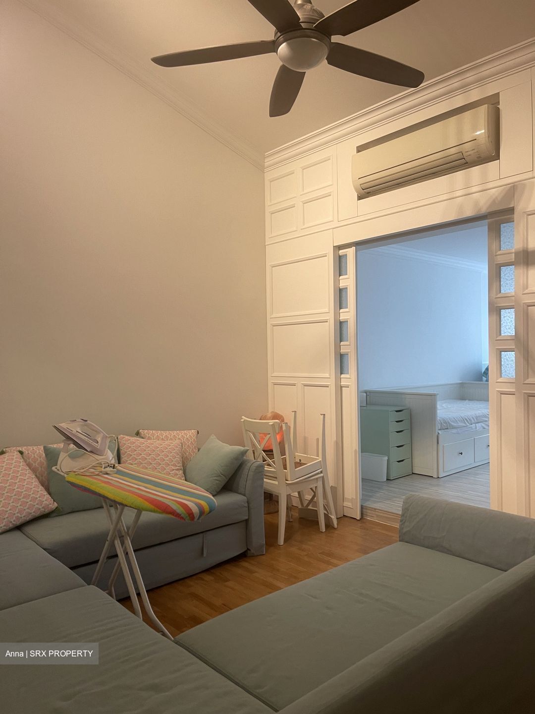 Hillside Terrace (D19), Terrace #557429731